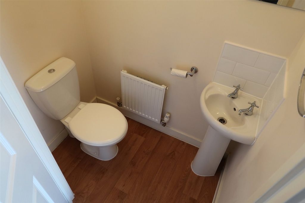 Property photo 2 of 14 Picture No. 17