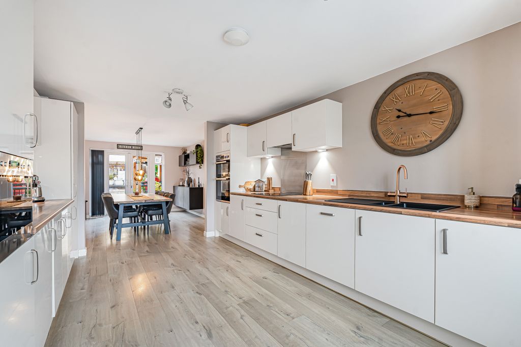 Property photo 2 of 16 37_92061