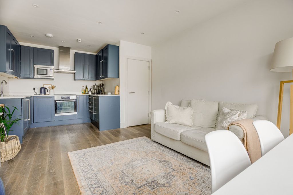 Property photo 3 of 8