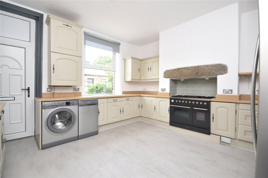 Property photo 3 of 10 Picture No. 02