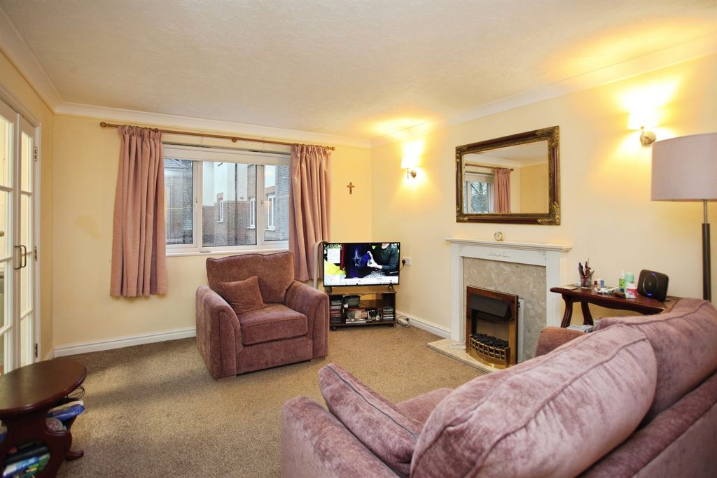 Property photo 2 of 9