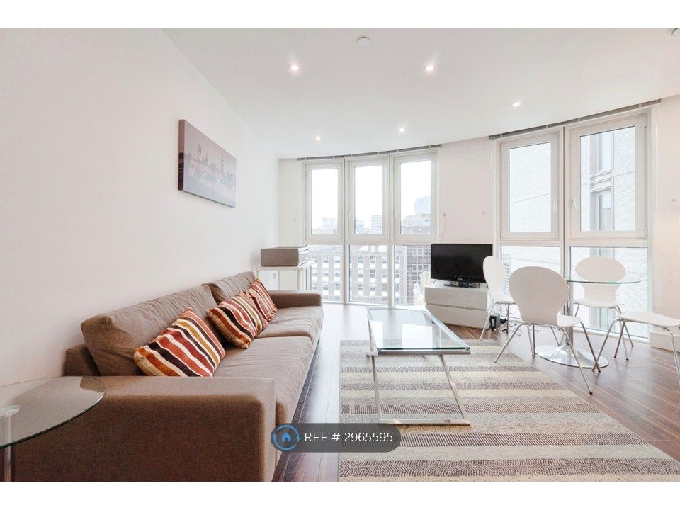 Property photo 1 of 11 Living Room