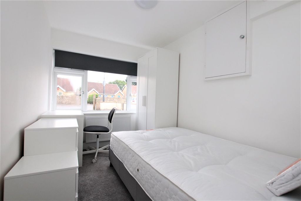 Property photo 3 of 16 Bedroom 2