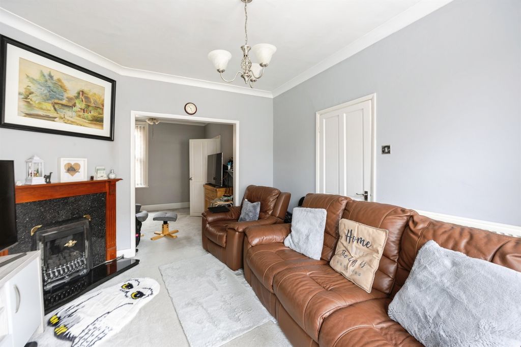 Property photo 3 of 17
