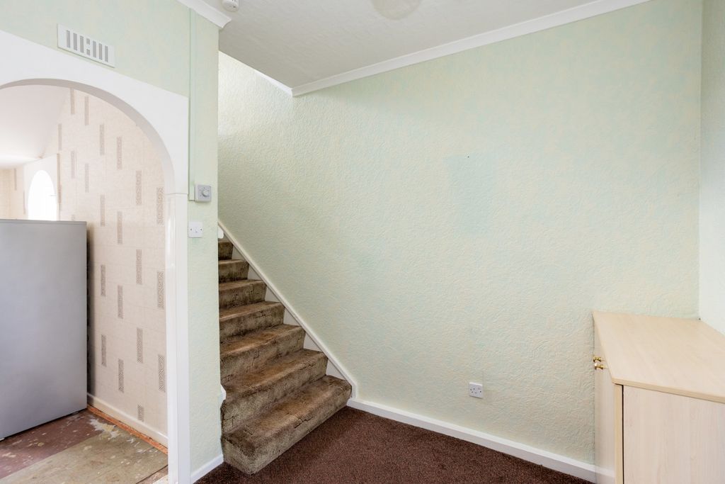 Property photo 2 of 23