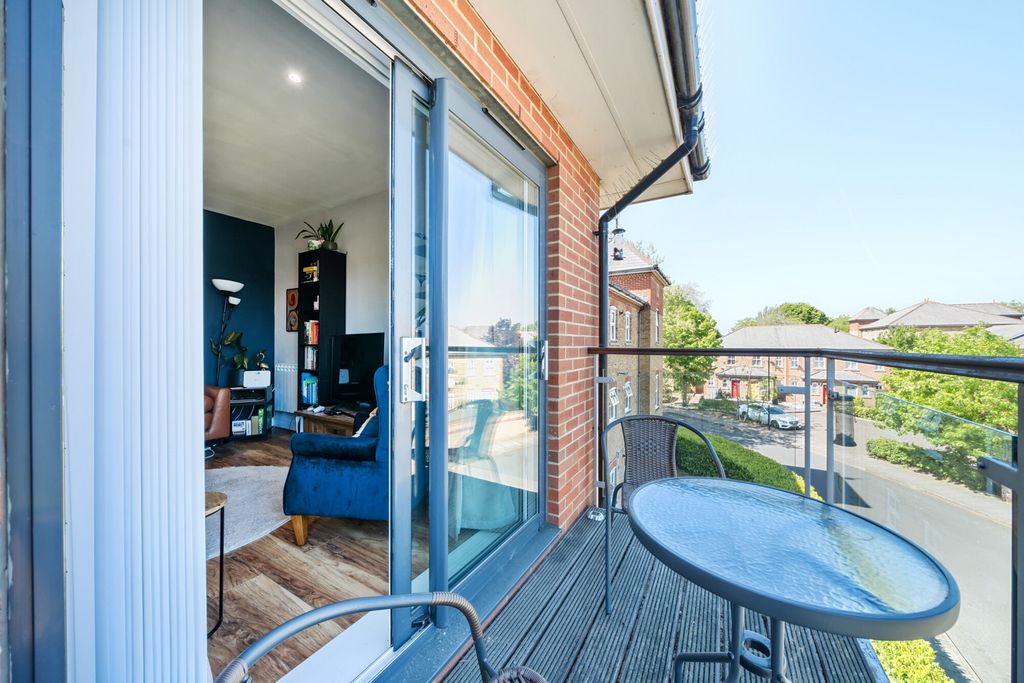 Property photo 1 of 14 Balcony