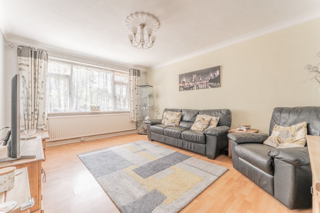 Property photo 2 of 13 5383312