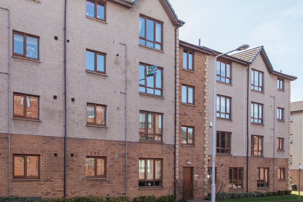 Property photo 1 of 6 Main Street Elevation