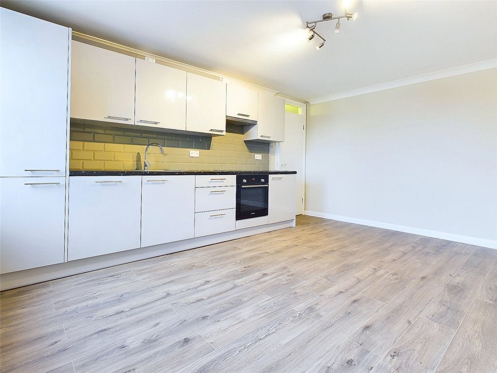 Property photo 2 of 7 Picture No. 06