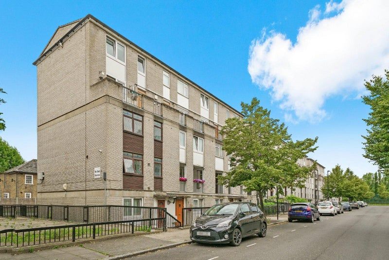 Property photo 1 of 2 3 Bed Seyssel Street, London E14