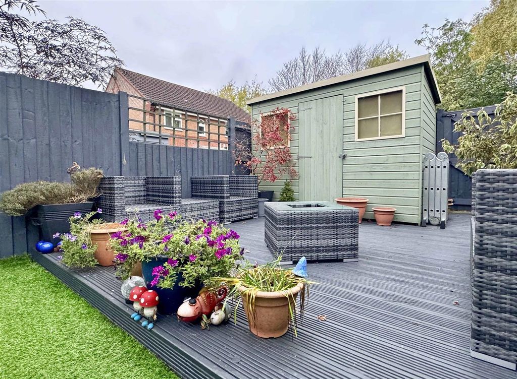 Property photo 3 of 23 Rear Garden B.Jpg