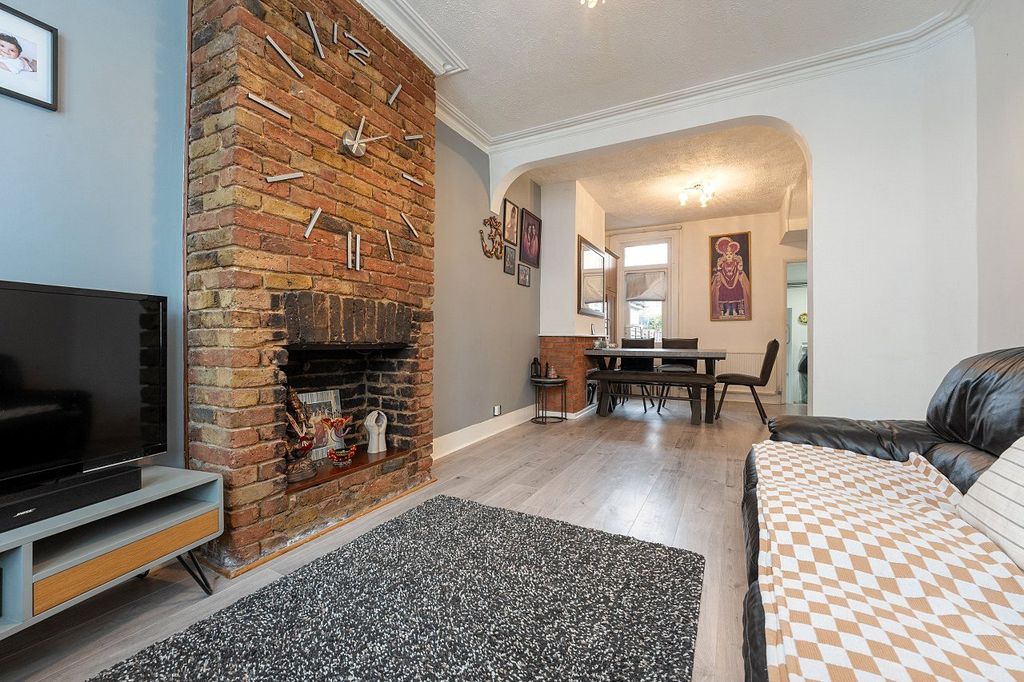 Property photo 3 of 16 Picture No. 24