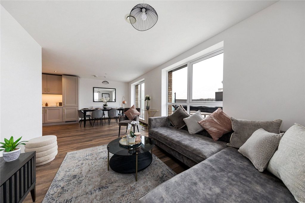 Property photo 3 of 14 Living Room