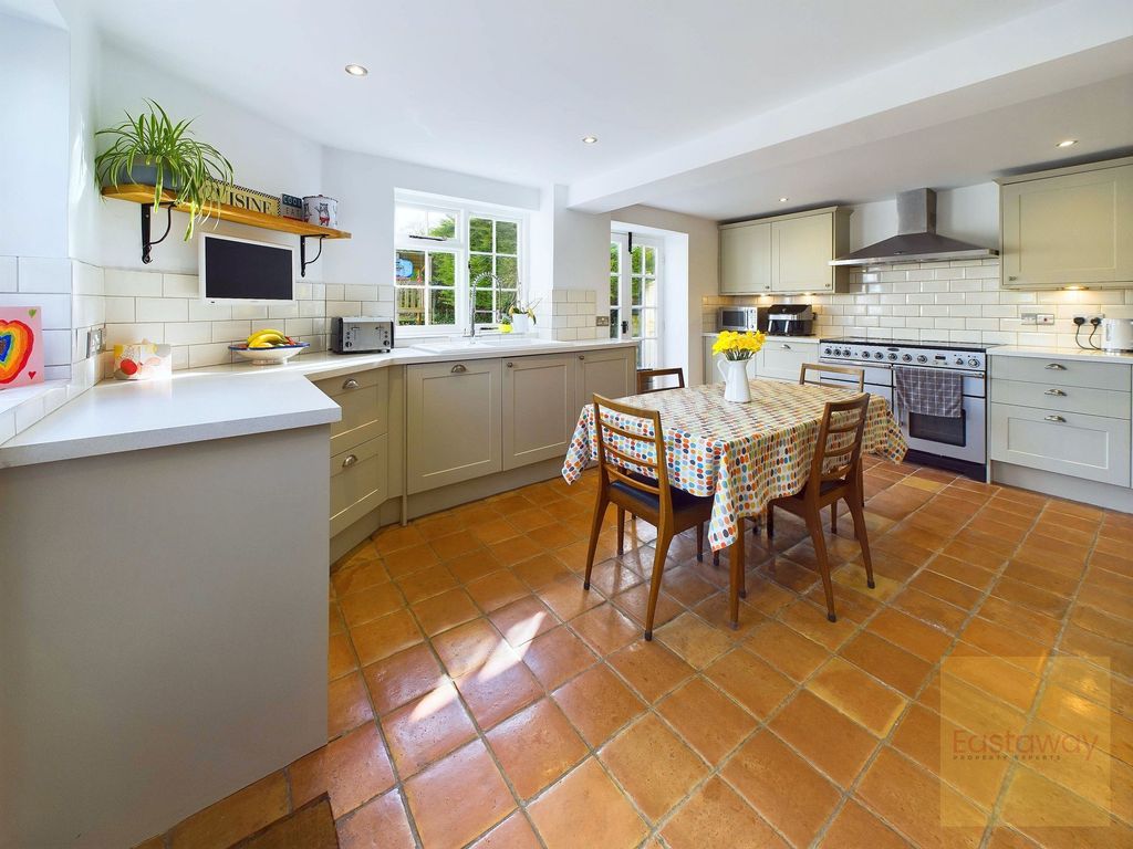 Property photo 1 of 23 Kitchen / Diner