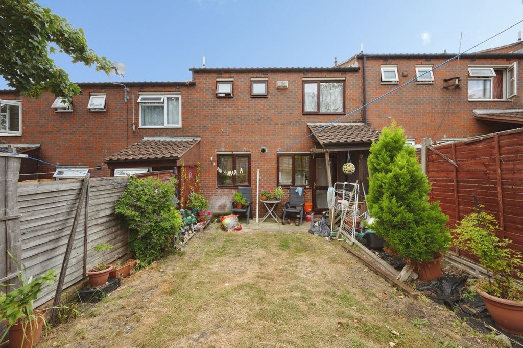 Property photo 2 of 20 Pbox-Img.Jpg
