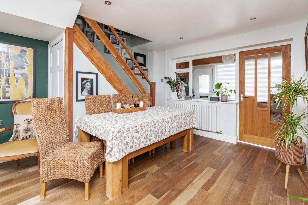 Property photo 3 of 25 Photo 3