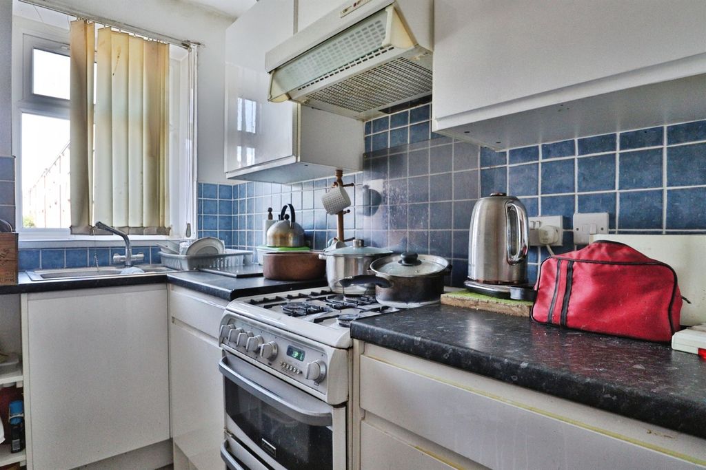 Property photo 2 of 8