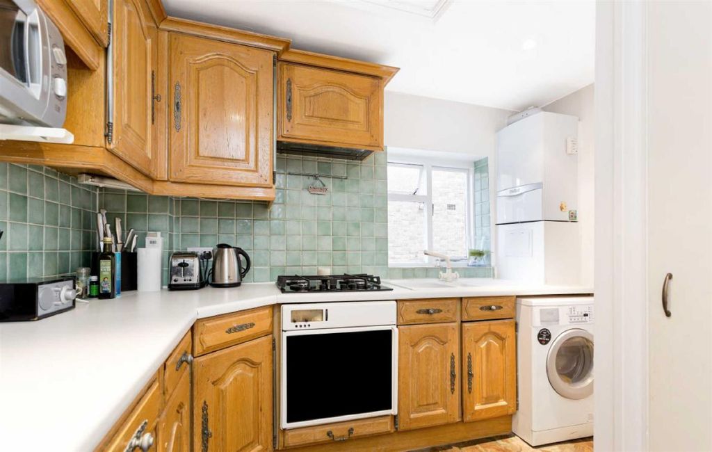 Property photo 3 of 8 Property-Photo-794