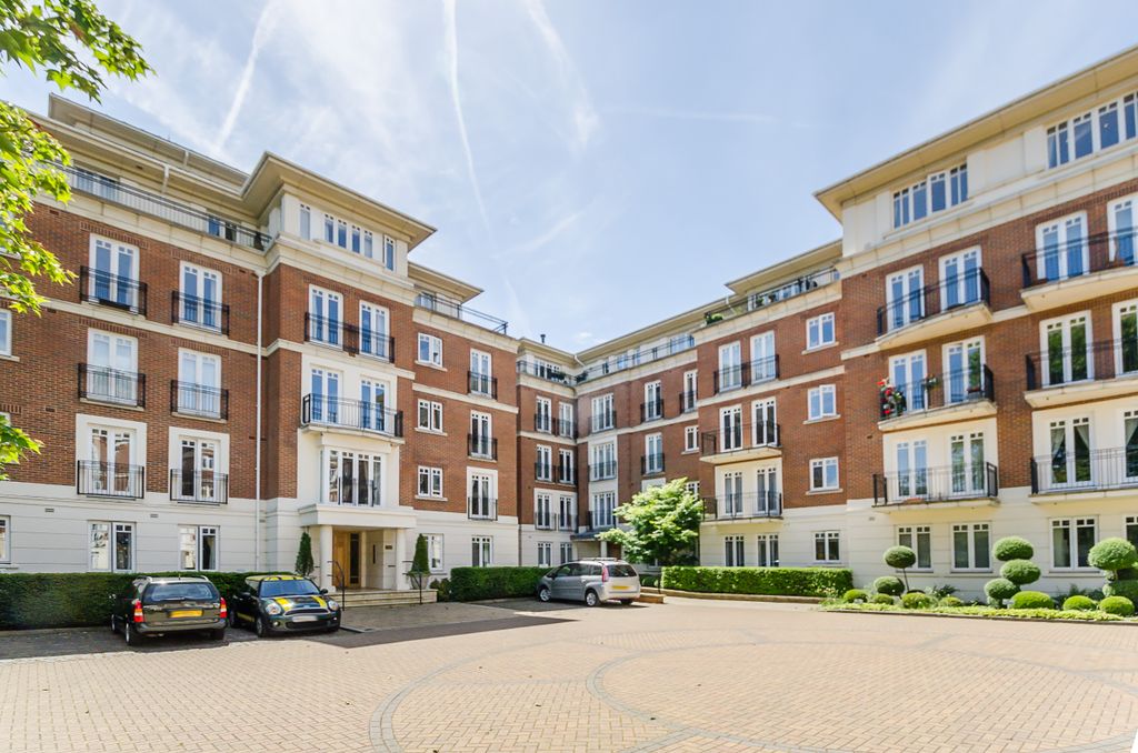 Property photo 1 of 12