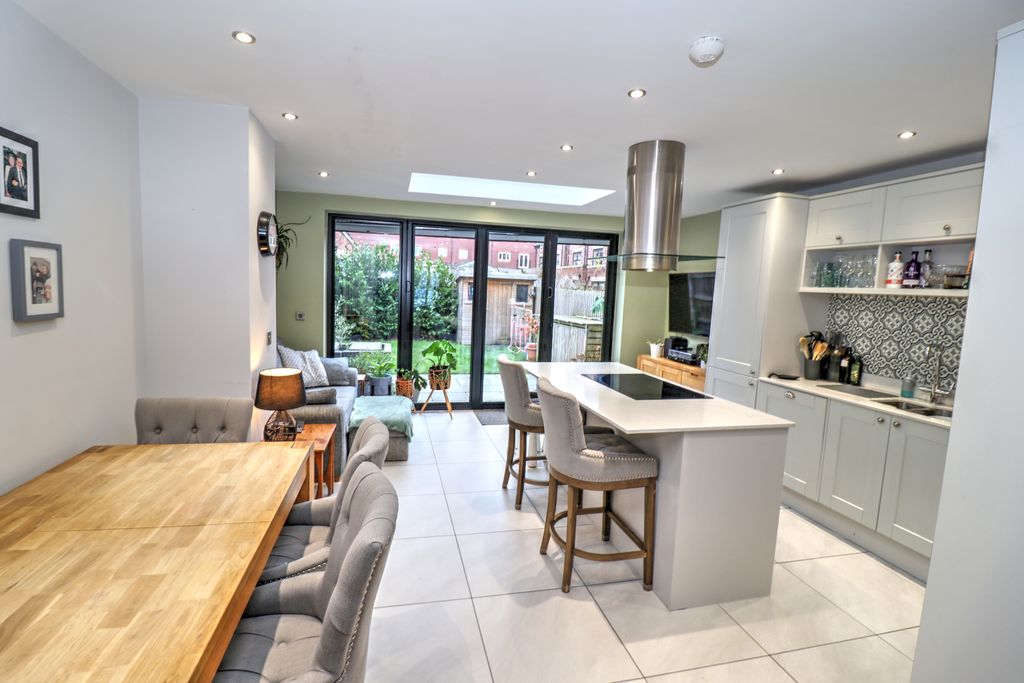 Property photo 2 of 28 Img_7686