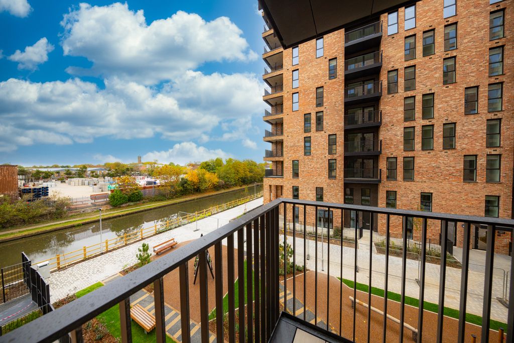 Property photo 3 of 19