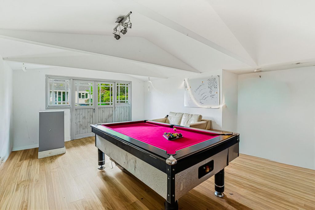 Property photo 2 of 28 Games Room