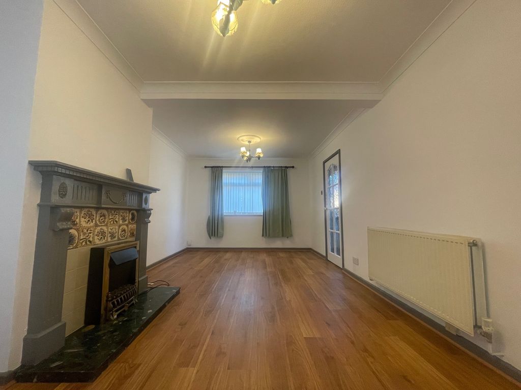 Property photo 2 of 9 Image