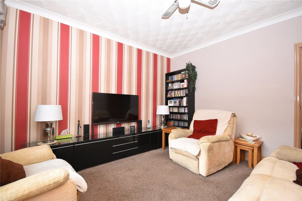 Property photo 2 of 15 Picture No. 13