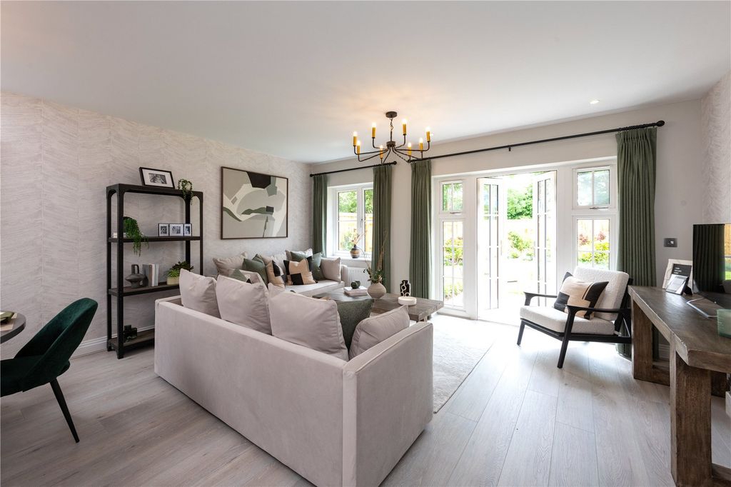 Property photo 1 of 7 Living/Dining