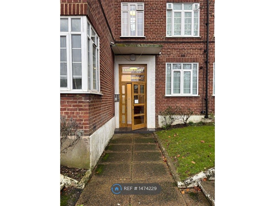 Property photo 2 of 18 Entrance