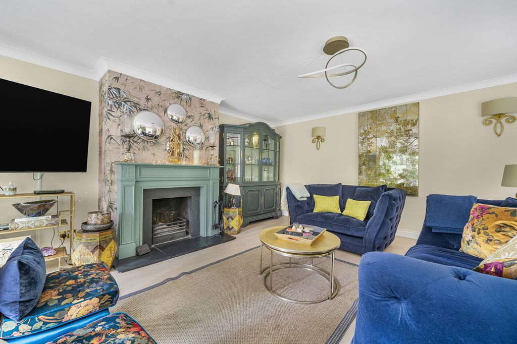 Property photo 2 of 22