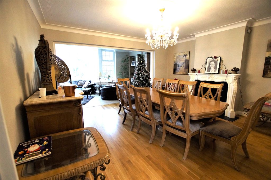 Property photo 3 of 20 Dining Room