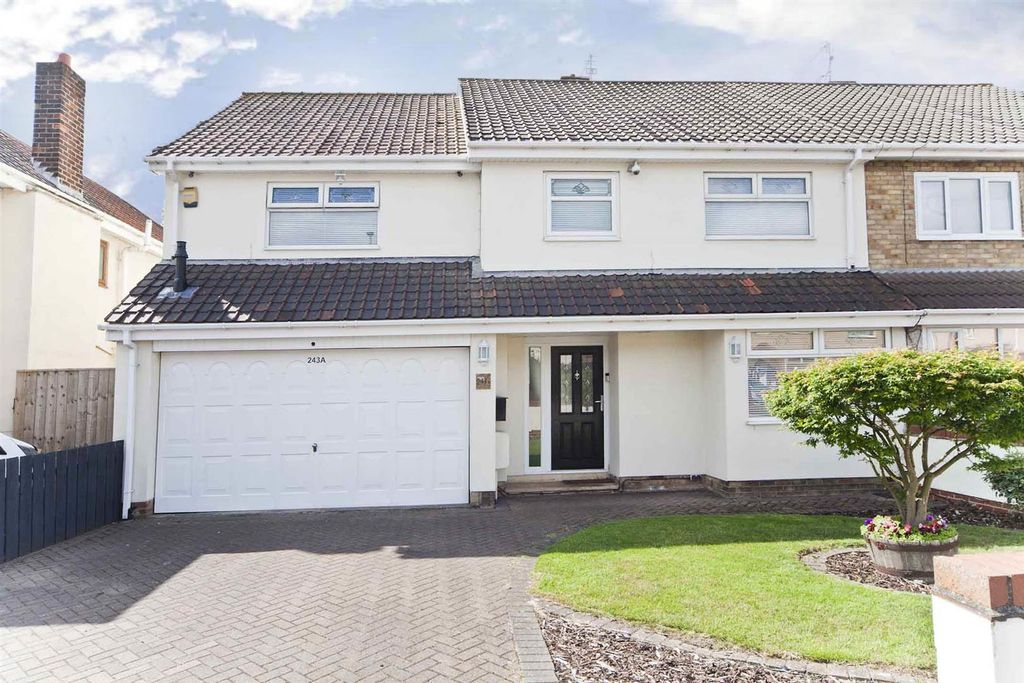 Property photo 1 of 33