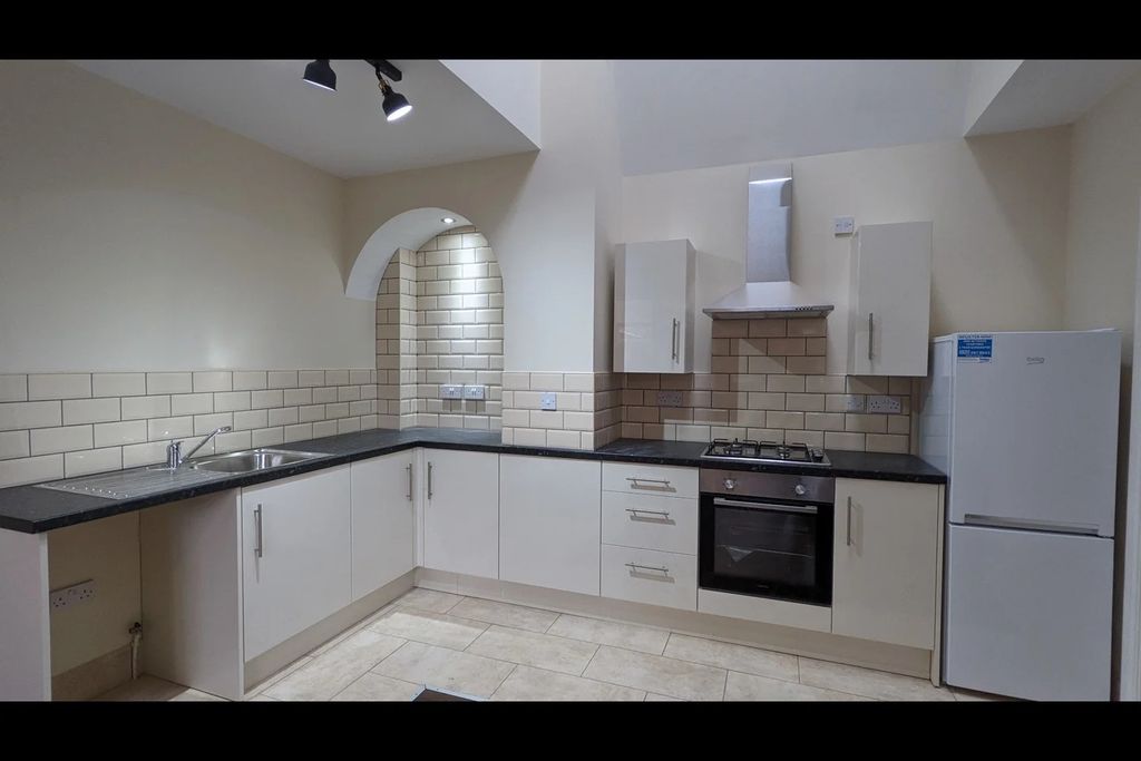 Property photo 2 of 6 Photo 1