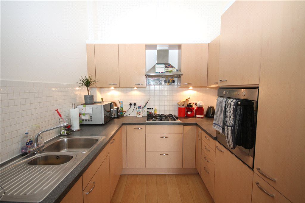 Property photo 3 of 9 Kitchen