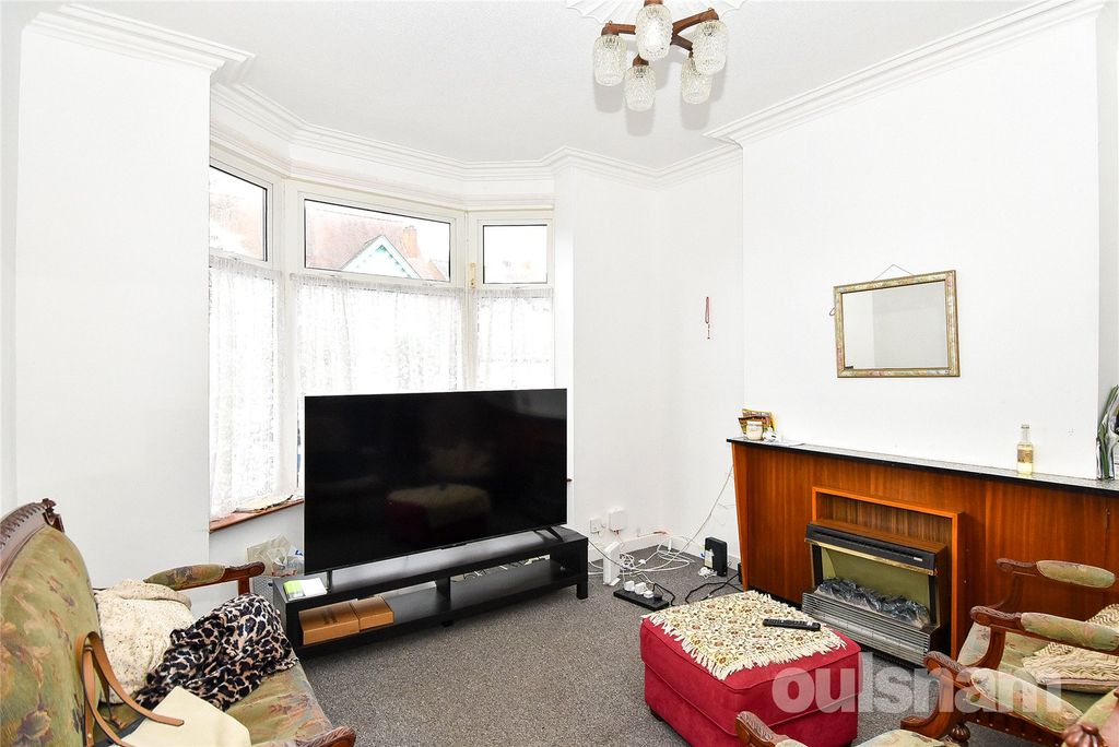 Property photo 2 of 18 Picture No. 16