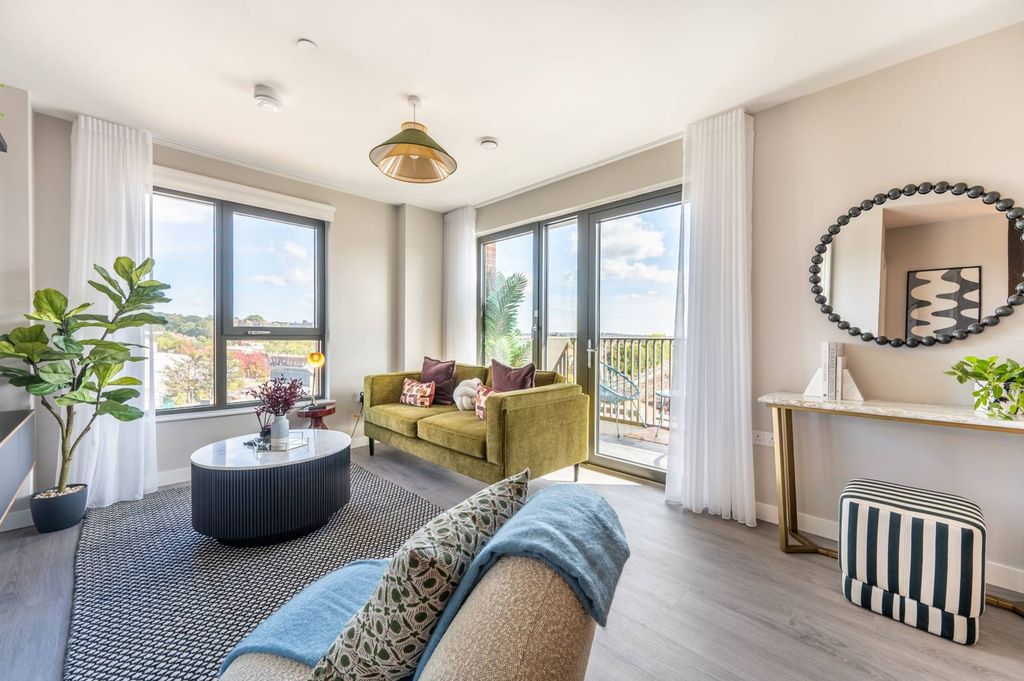 Property photo 1 of 22