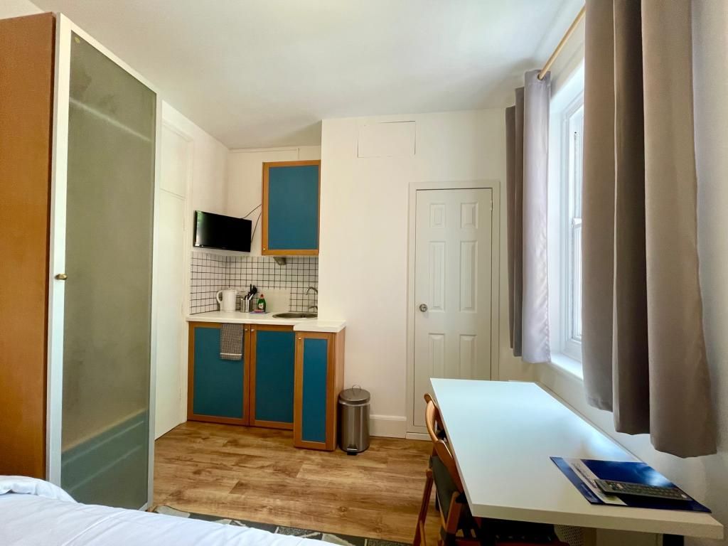 Property photo 3 of 8 Gallery