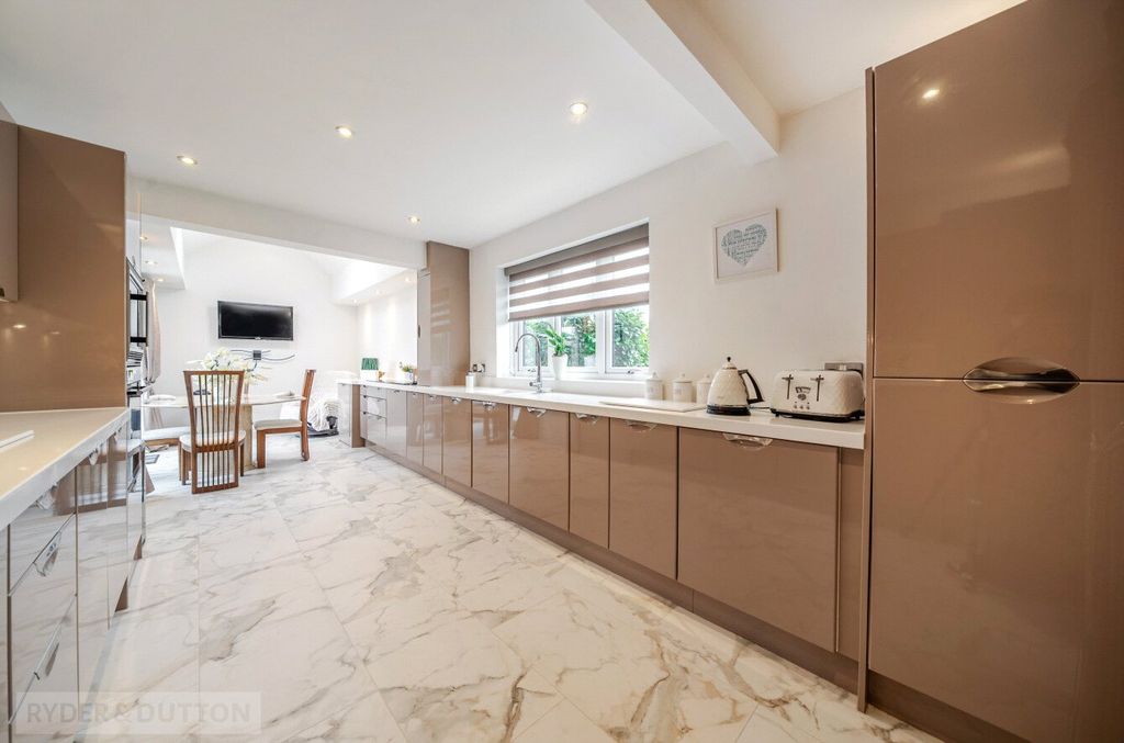 Property photo 3 of 16 Picture No. 22