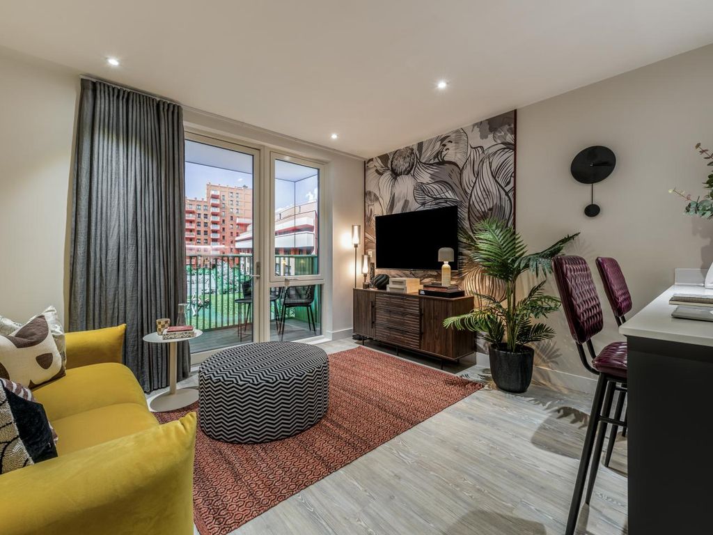 Property photo 2 of 7 Dagenham Green 1 Bed Show Apartment