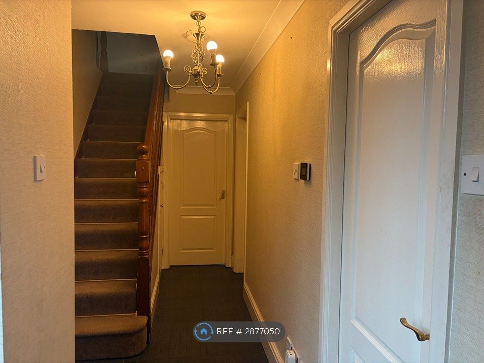 Property photo 2 of 32