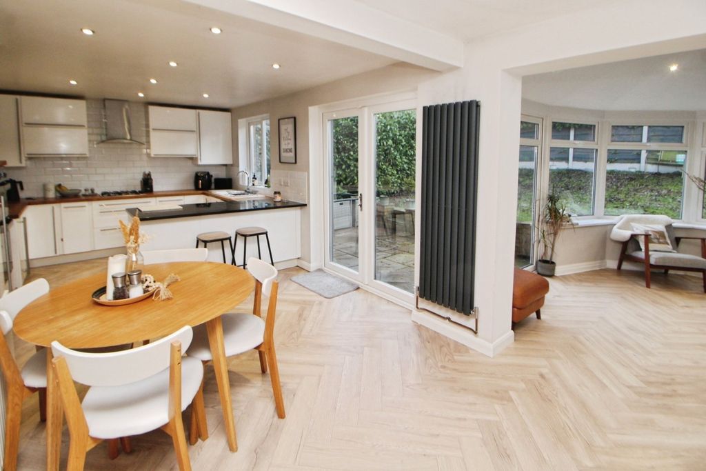 Property photo 2 of 13 Picture No. 10