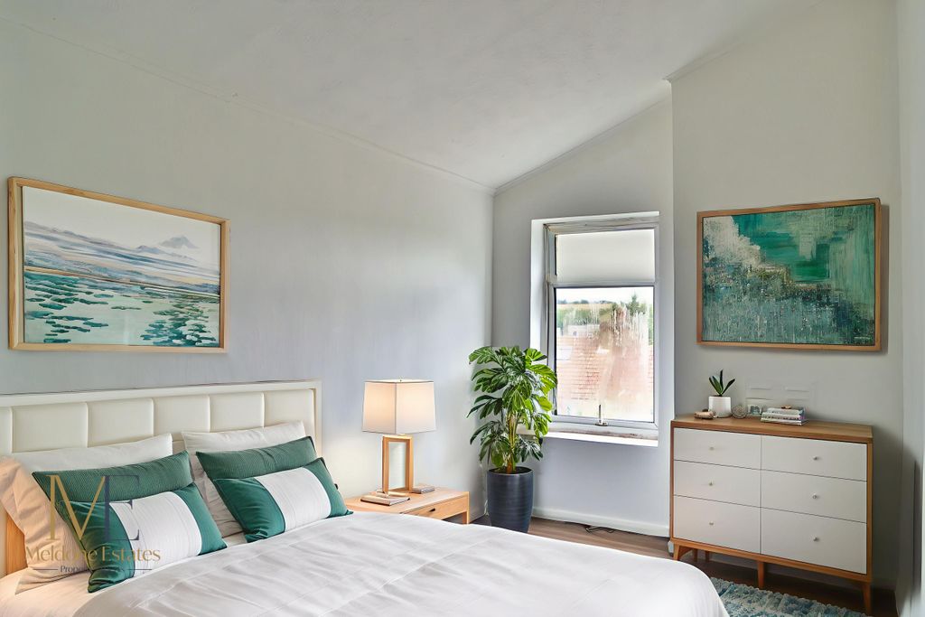 Property photo 1 of 16 Bedroom - Sttaged Image