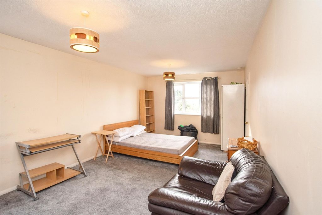 Property photo 3 of 7 Image