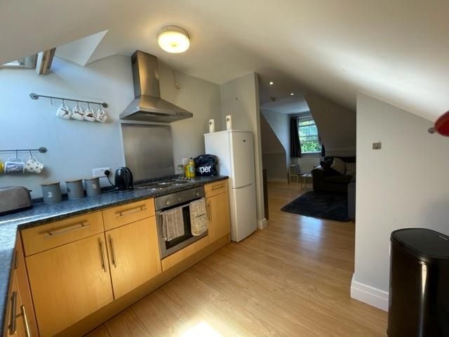 Property photo 3 of 8 9 Wealden Lodge Kitchsitting.Jpg