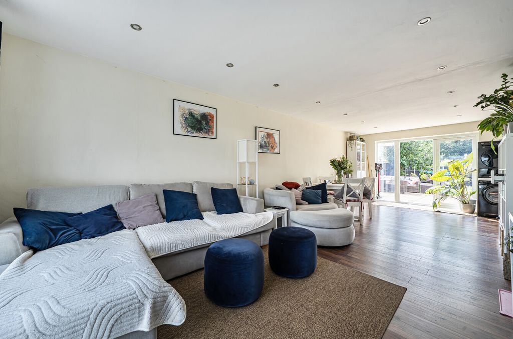 Property photo 2 of 20 1480409-9-6A3508B...