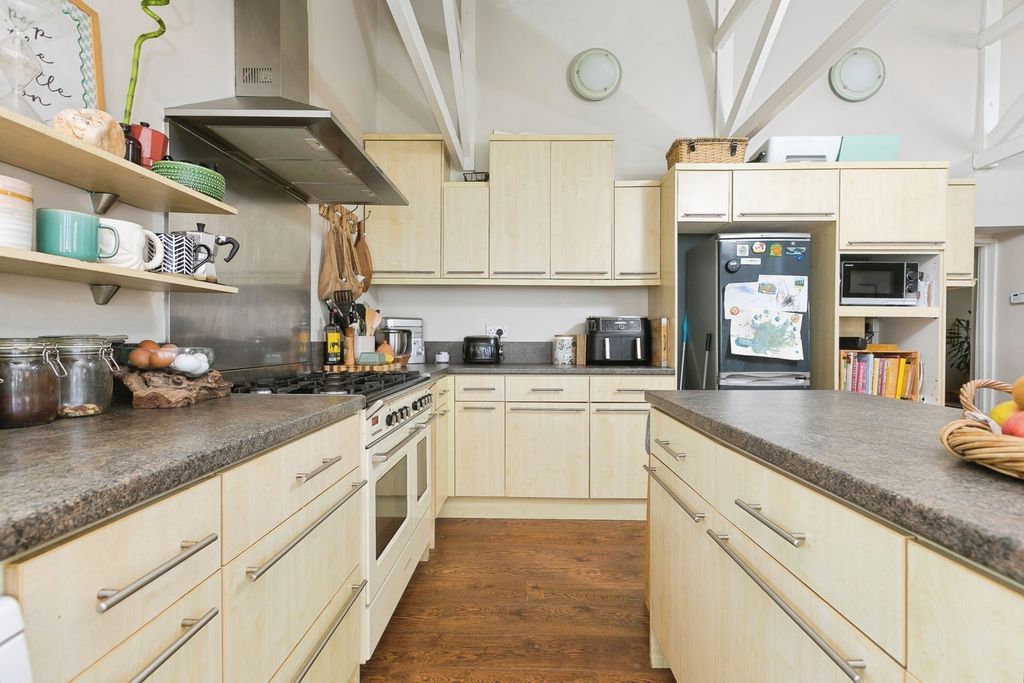 Property photo 3 of 13 Pbox-Img.Jpg