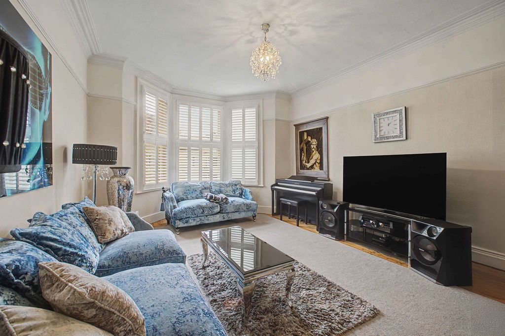 Property photo 3 of 9