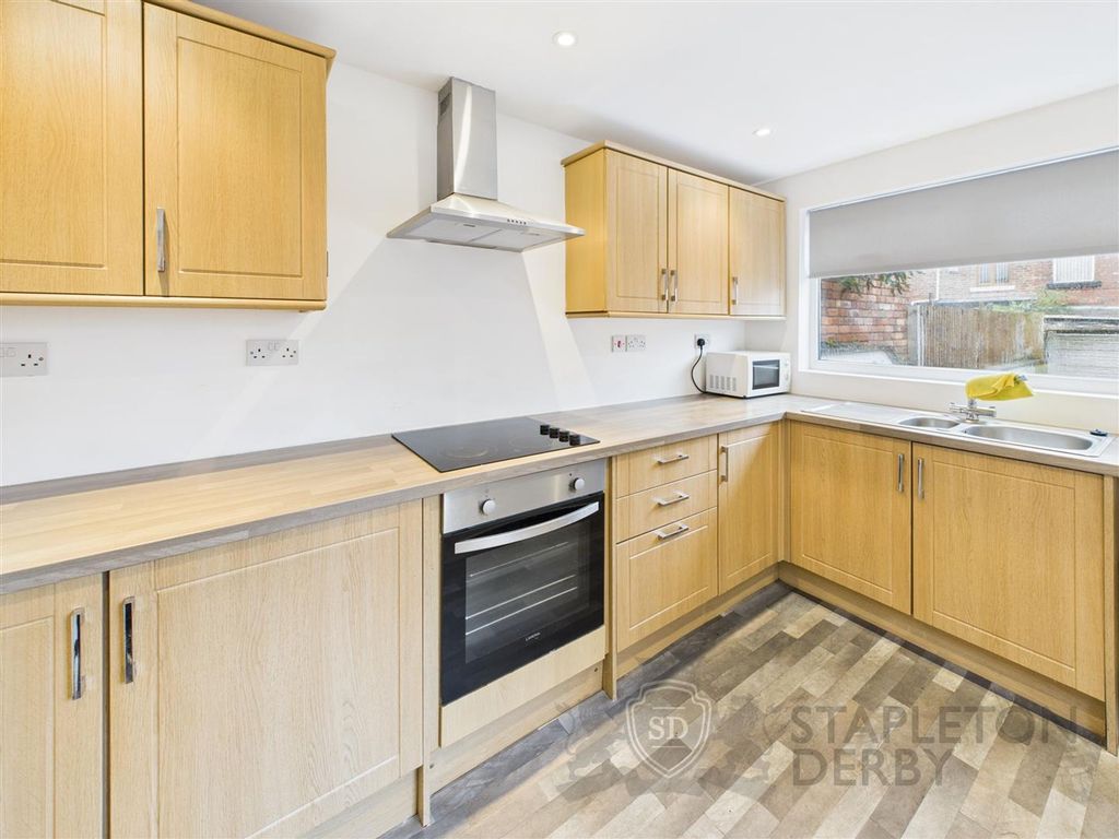 Property photo 3 of 18 Cam04720G0-Pr0138-Still013.Jpg