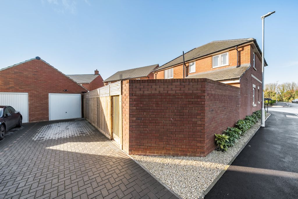 Property photo 3 of 22 1384714469298Eb82F093